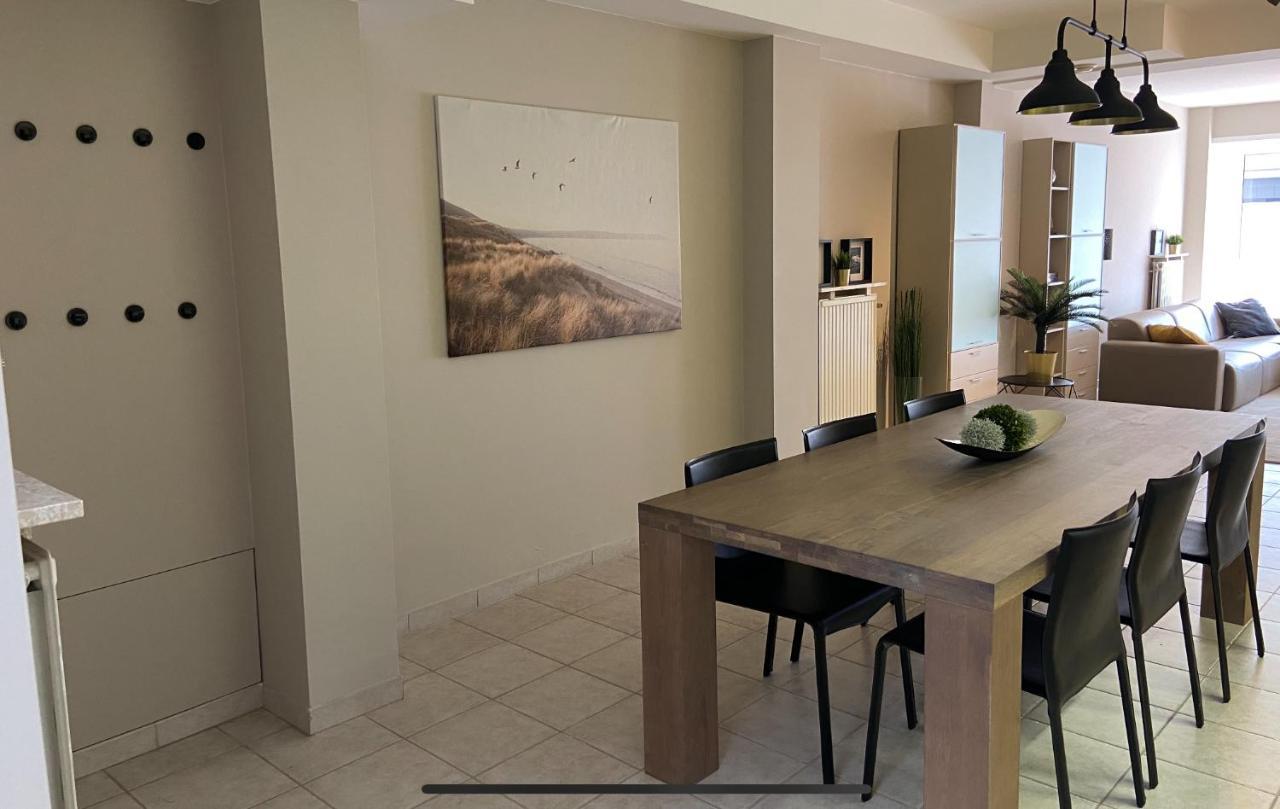 Familie Appartement Hartje Knokke Met Optie Parking المظهر الخارجي الصورة